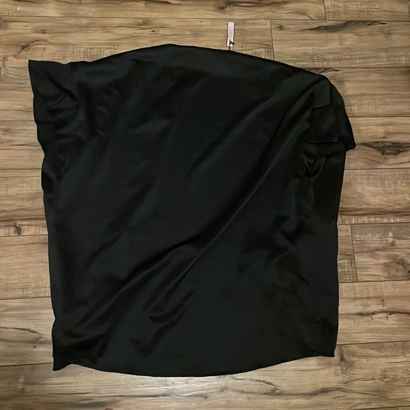 Victoria’s Secret Black Tie Robe NWT - Picture 5 of 5